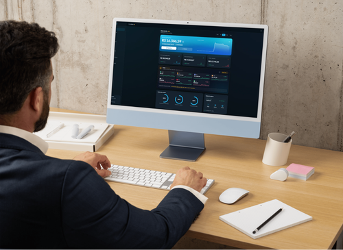 Painel LYNX em uso no escritório